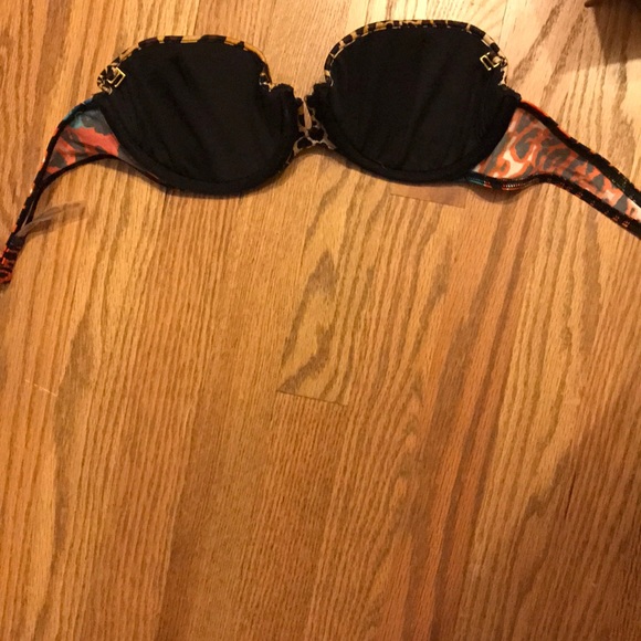 Victoria's Secret bathing suit top - Picture 5 of 6